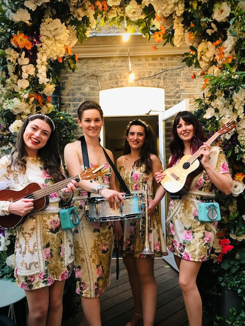 Uke Party Acoustic Duo in London For Hire 35