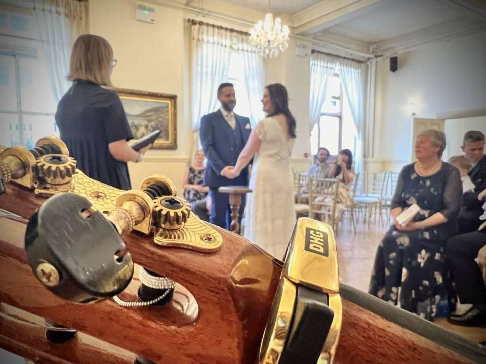 Atelier Guitar | Brighton Guitarist For Hire 1