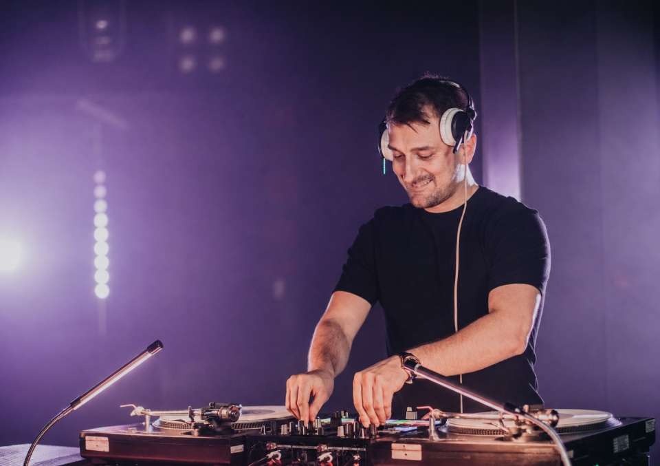 DJ Hush Hush | Cardiff DJ For Hire