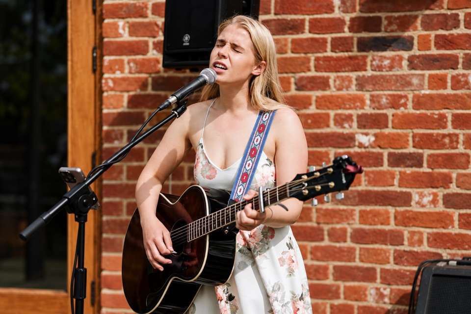 Evie Natalie | Essex Singer Guitarist For Hire Main