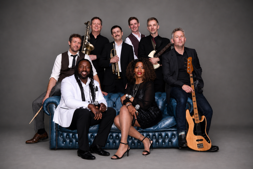 The Retrogrooves | West Midlands Soul and Motown Band For Hire