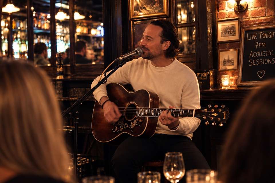 Robert Wilder | Manchester Singer Guitarist For Hire 1