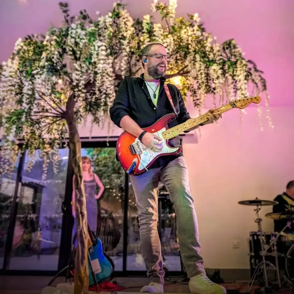 Seren Wedding Band in Hertfordshire For Hire 21