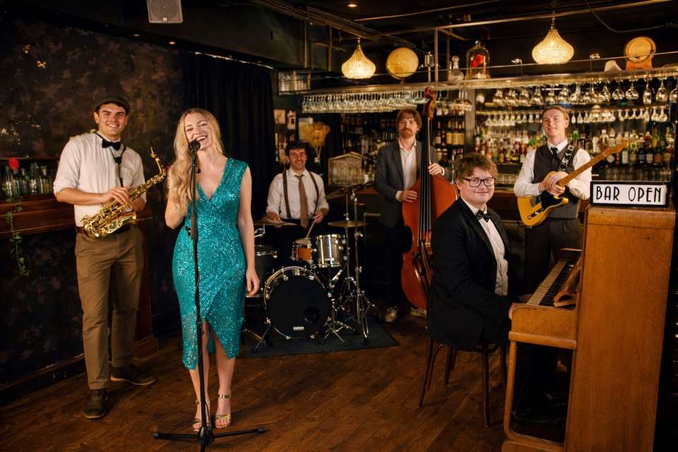 The Hotsy Totsies Manchester Postmodern Jukebox Style Band For Hire2