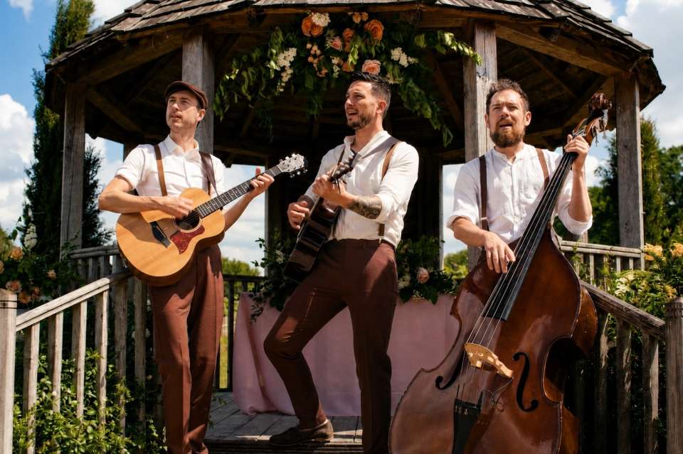 The Juice Roaming Band | Hampshire Roaming Band For Hire