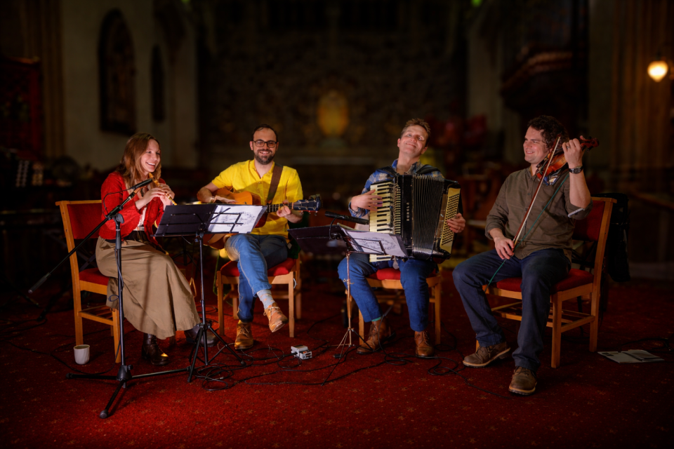 The Long Puddle Band | Bath Ceilidh Band For Hire
