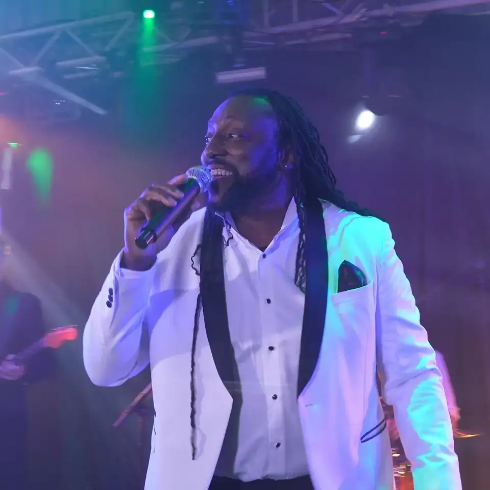 The Retrogrooves West Midlands Soul and Motown Band For Hire 18