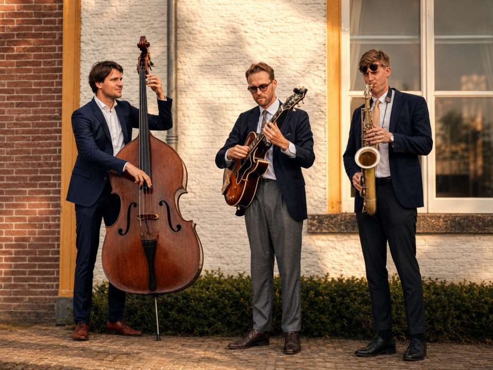 Sultans of swing jazz band london
