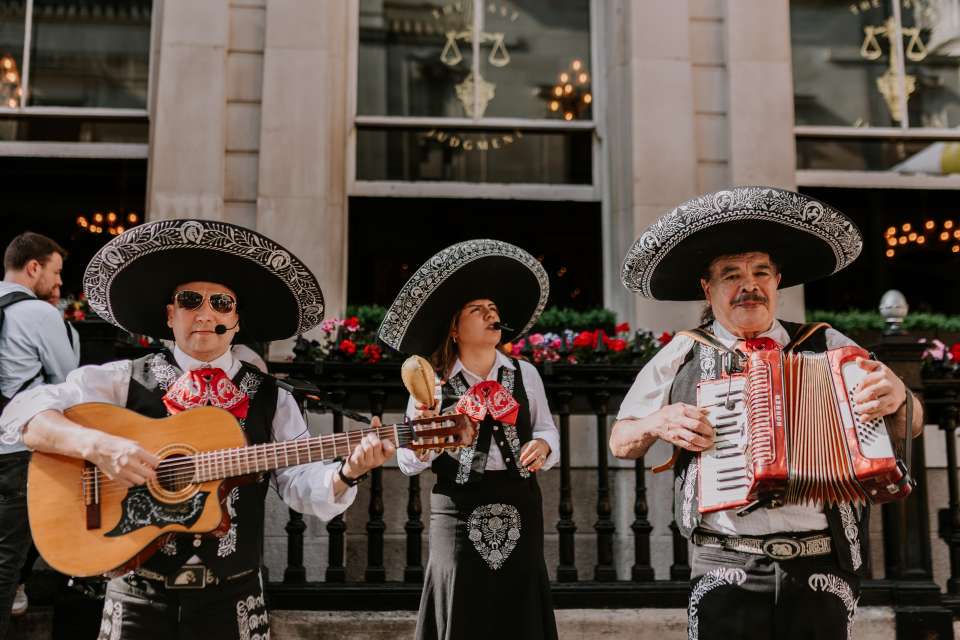 How to Throw a Mexican Themed party – Viva La Fiesta!
