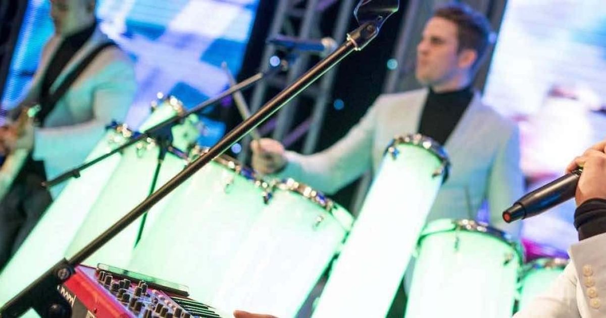 Kent Wedding Bands Hire Live Wedding Music Entertainment in